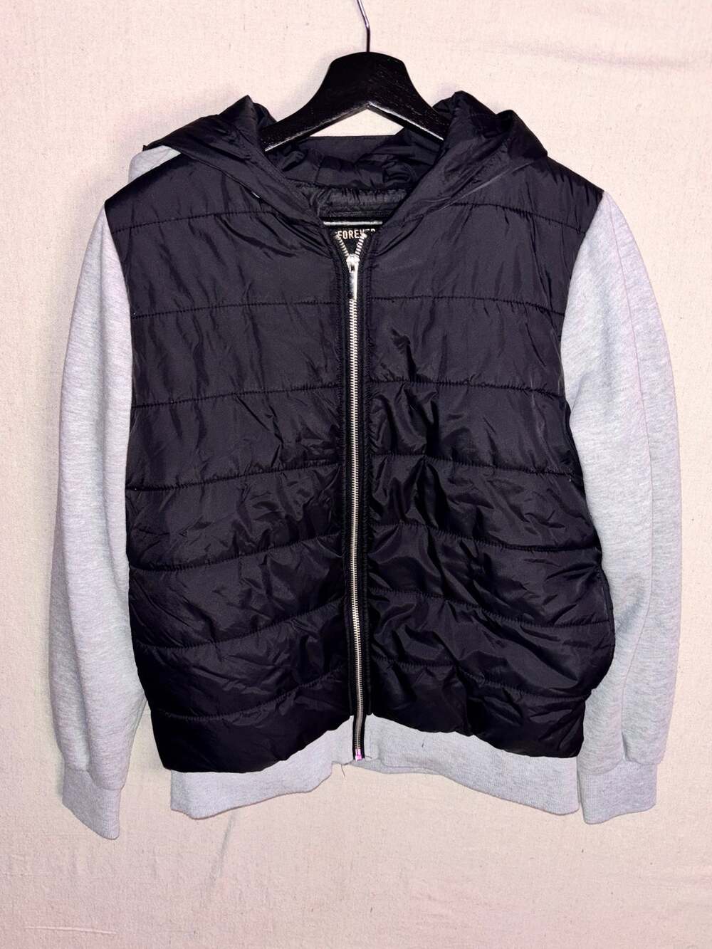 Forever 21 Sport Luxe Women's Black Puffer Hoodie Jacket – Gray Sleeves – Size M